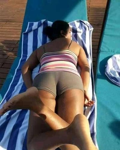 11P Big butt