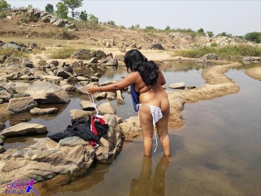 25P Policz my new stepmom sabina bathing on river side with me