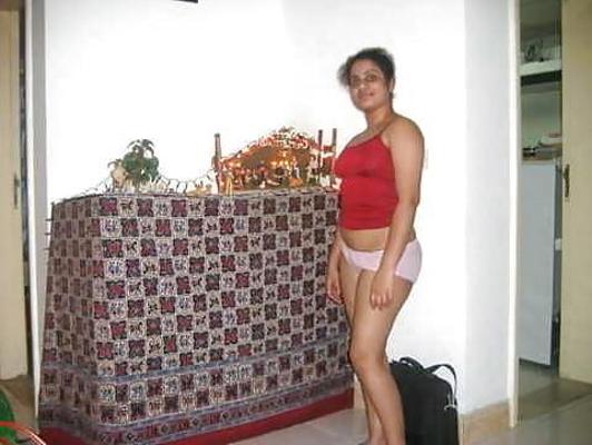 9P SOUTH INDIAN HOT AUNTY