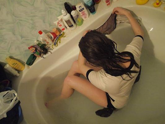 25P Bathroom teen