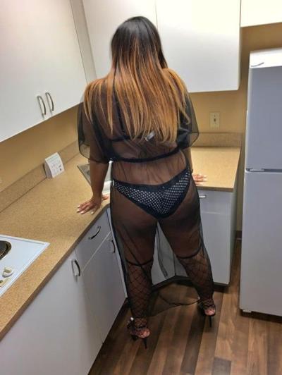 5P Femme salope en lingerie