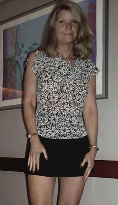 11P Je veux baiser LoisForbreaux. Elle a dit non et est maintenant exposée