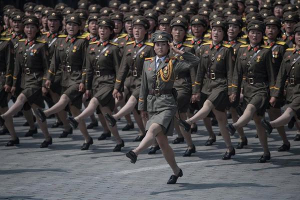 8P HOT NORTH KOREAN GIRLS! 2
