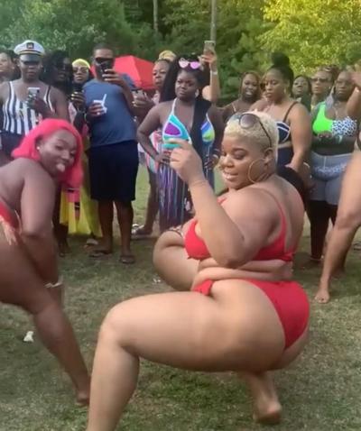 23P Bbw pool party
