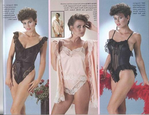 25P Vintage lingerie catalogues, mainly 80's
