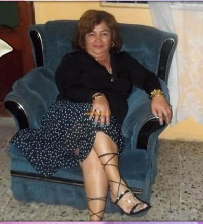 10P Abuela casada y coqueta