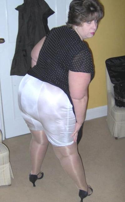 24P granny  in different underwear