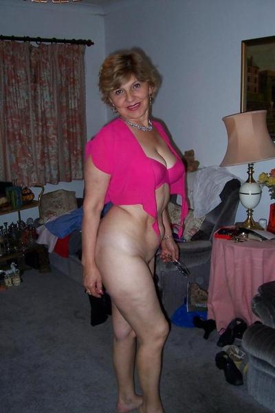 25P Un vieux favori des branleurs. Mamie sexy