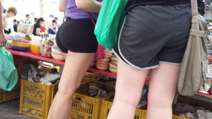 6P candid Spanish teen booty in lycra shorts