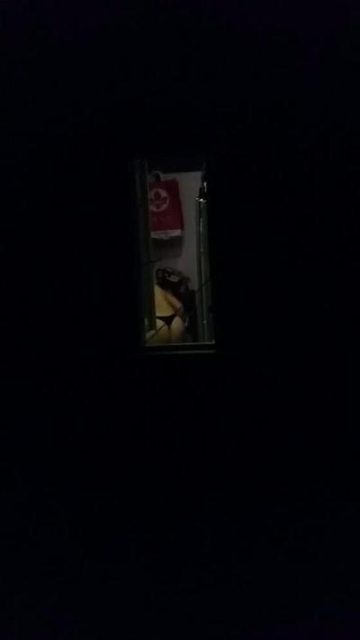 25P Spy window boobs sexy ass romanian