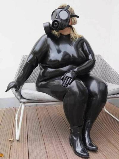 25P Latex amateur and selfie 110