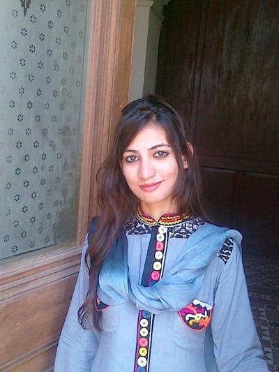 23P safa SCHÖNE PAKI BABE NACKTE SELFIE-BILDER DURCHGELECKT