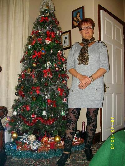 25P 5. Mature UK wife exposed by hubby