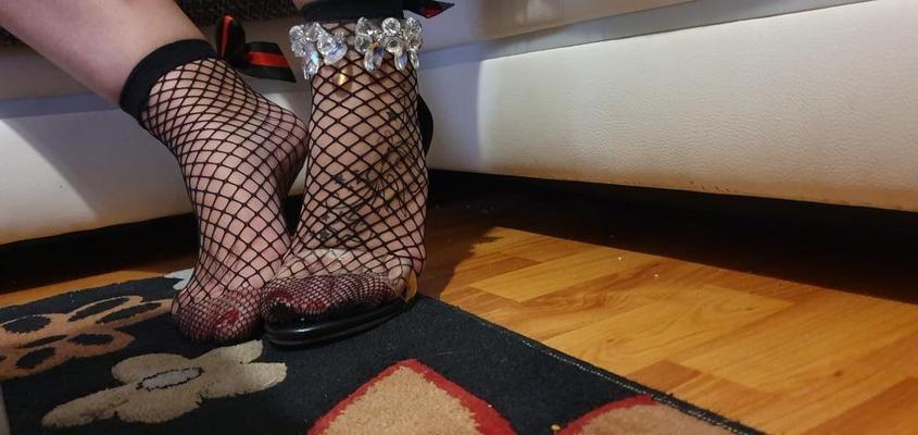 12P feet and heels
