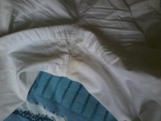8P Ma pisseuse qui tache ses vetements ca sent bon le pipi