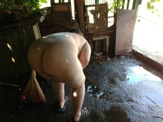 7P Bbw nude cleaning