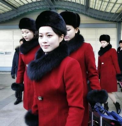 8P HOT NORTH KOREAN CHEER GIRLS!