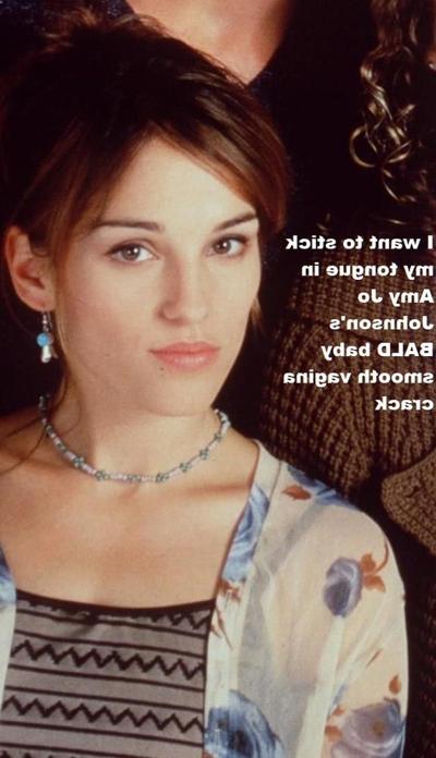 8P Amy Jo Johnson's Bald Vagina