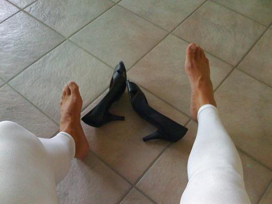 12P Feet, shoe, leggings