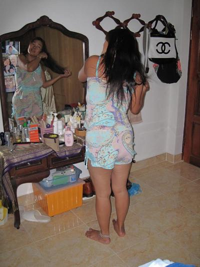 25P 5. Thai wife exposed