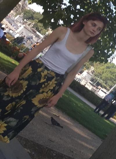 16P pokies, redhead we see her tits no bra