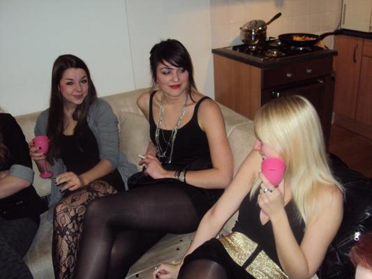 17P Pantyhosed Party Time