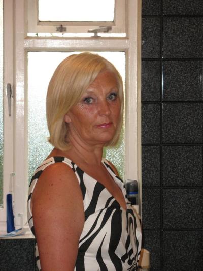 25P Blonde mature whore getting ready to fuck
