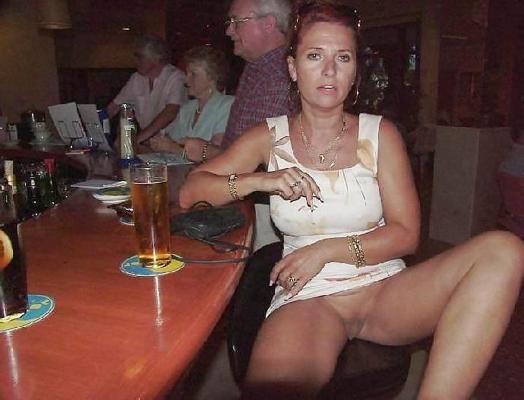 25P Mature Upskirt - 10