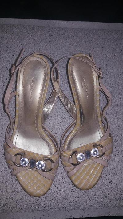 13P neighbor heels