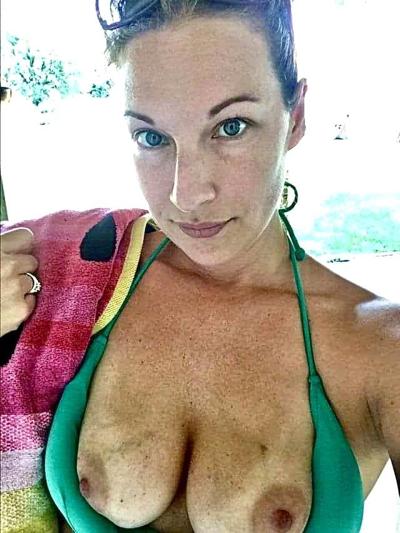 6P Selfshot Slut wife 8 NEW