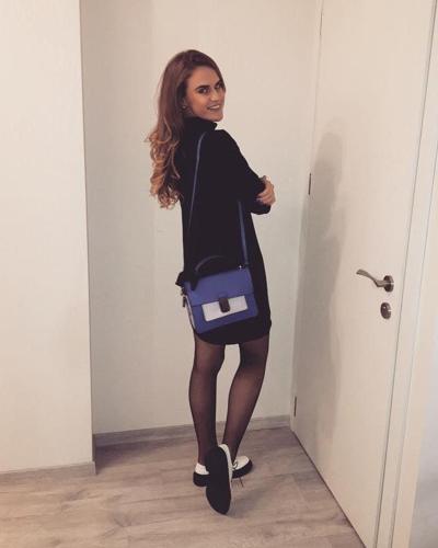 25P sexy females in tights pantyhose nylons 67