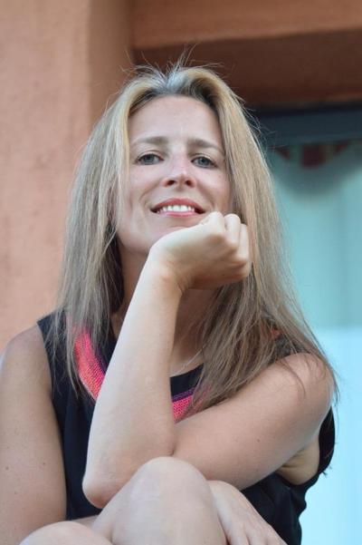 25P Gorgeous Blonde Milf Mom