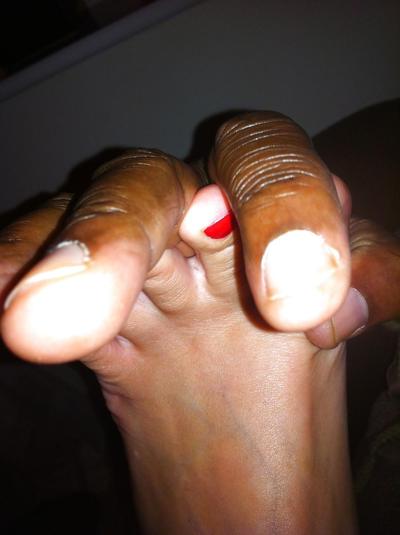 16P I worship her feet