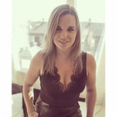8P Dutch milf