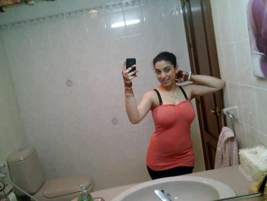 25P naughty and hairy Arab girl