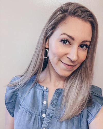 25P Sexy Music Teacher with nice Feet and Legs