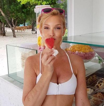 25P Amazing Milf 5