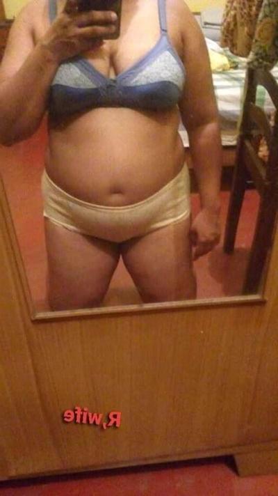 6P Srilankan hot chubby wife