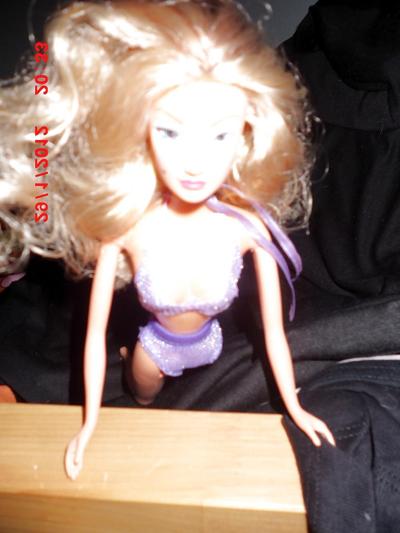 8P Blond doll