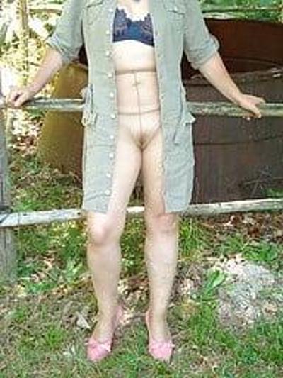 13P Mature In Pantyhose Posing In The Park