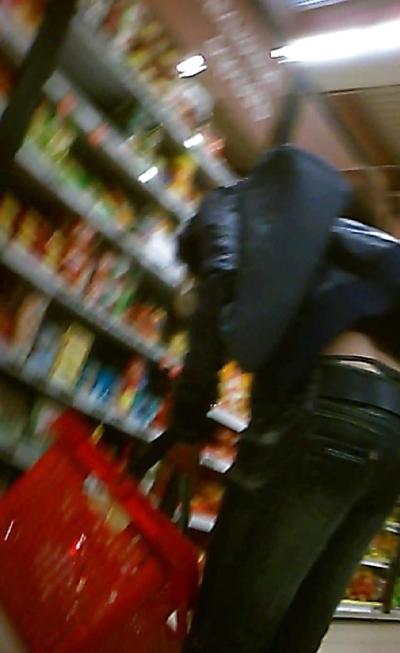 12P Visible thong flashing