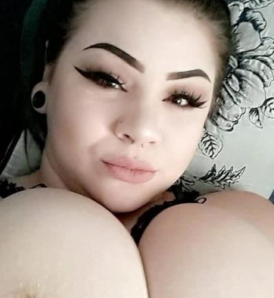 25P CLEAVAGE VALLEY  JAW DROPPERZ