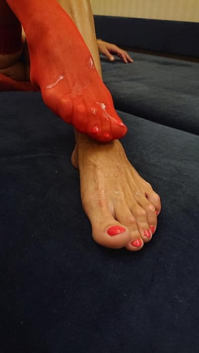 6P Girlfriends feet 17