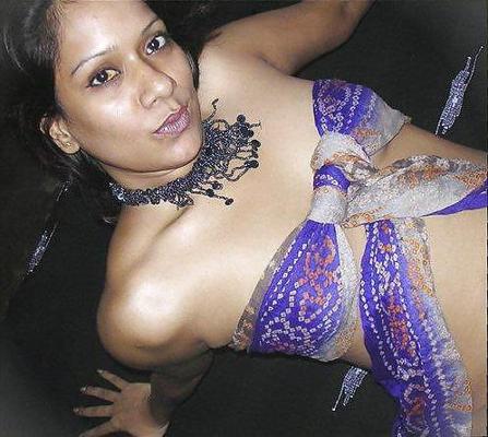 25P Pakistani Hot Babe