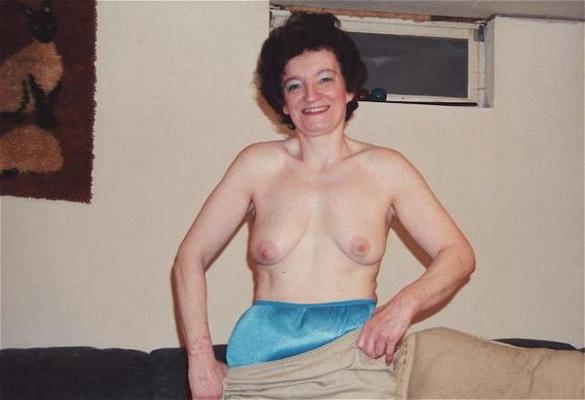 20P Mature in blue panties