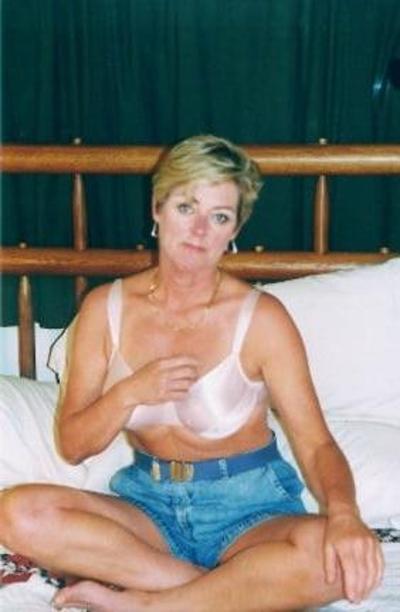 12P Mature short hair woman