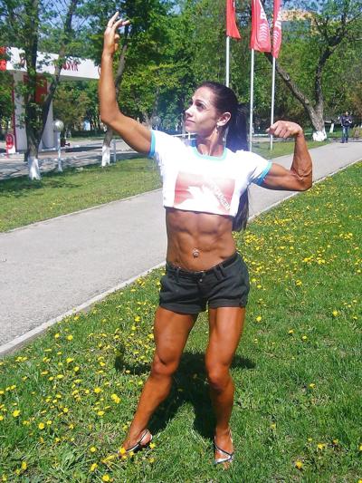25P Hard Bodies( fit and very muscled babes)
