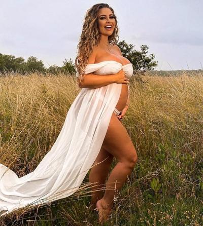 5P DJ Hannah B Pregnant