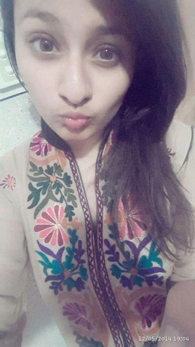 11P Pakistani girls pictures body