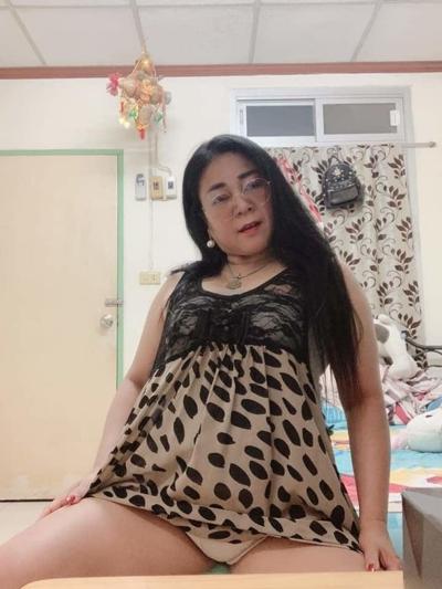 23P Sexy mom